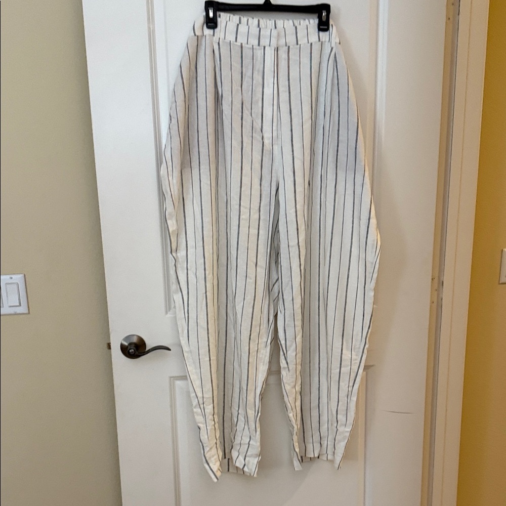 Old Navy White and Black Striped Wide Leg Pants